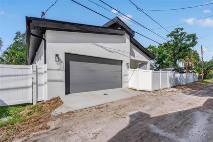 4365 Iris St N - $779,000