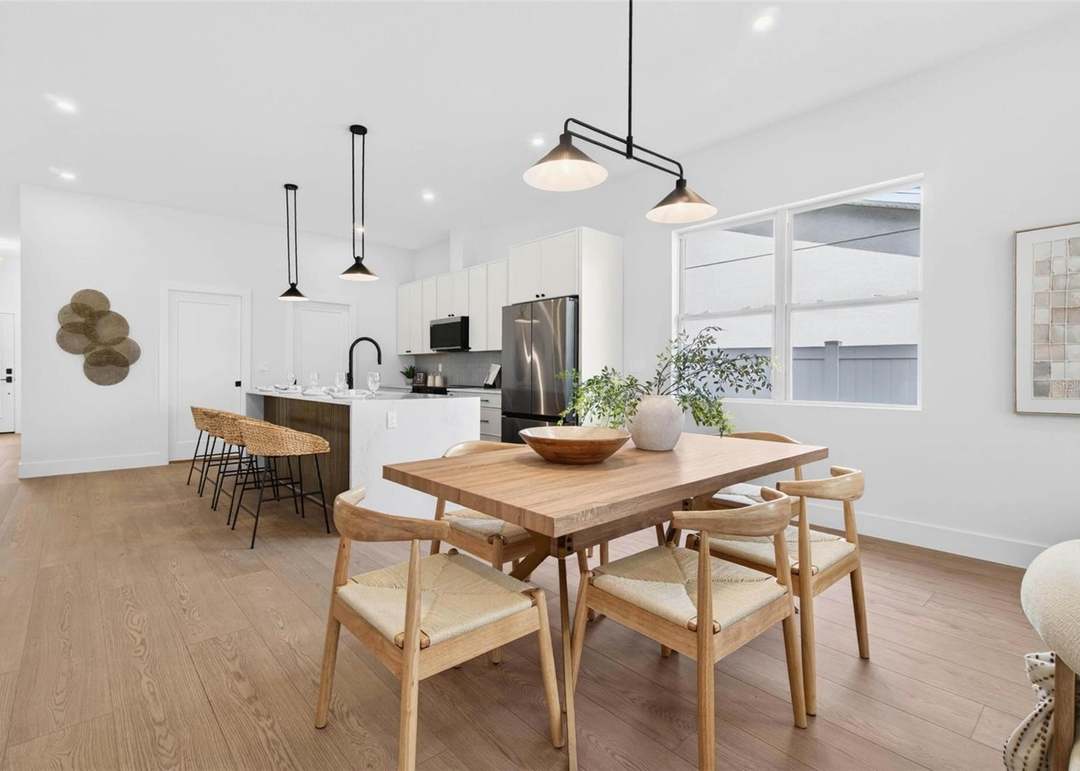 4365 Iris St N - $779,000