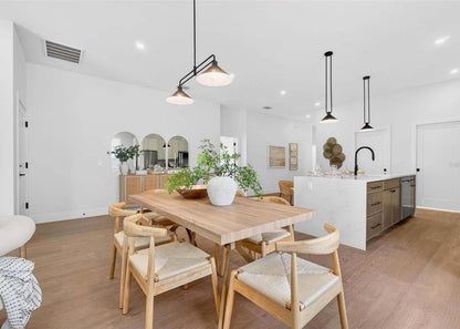 4365 Iris St N - $779,000