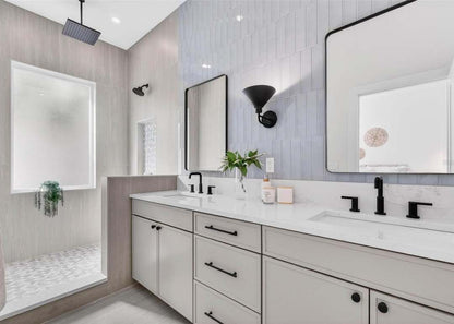 4365 Iris St N - $779,000