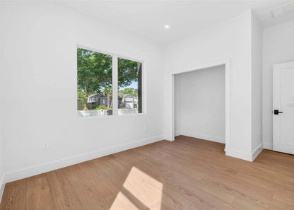 4365 Iris St N - $779,000